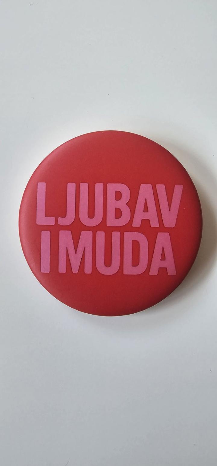 bedž ljubav i mu a 